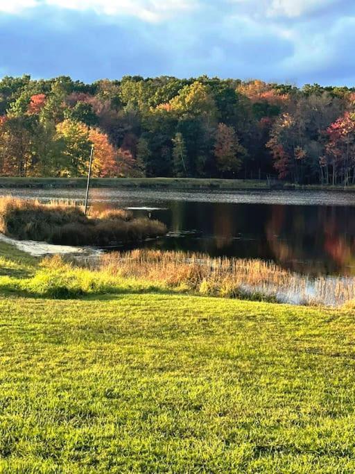 Cheerful Pocono Home Away From Home Albrightsville Bagian luar foto