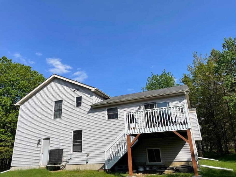 Cheerful Pocono Home Away From Home Albrightsville Bagian luar foto